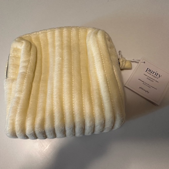 NWT Philosophy Fuzzy Soft Zippered Makeup Bag Cream - Picture 2 of 5